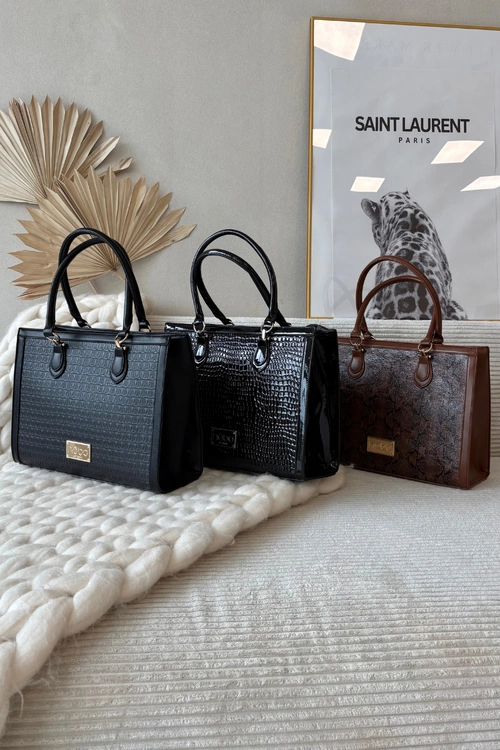 Lakierowana Torebka Z Tłoczonym Wzorem NOBO BAG6150-M20 Czarna
