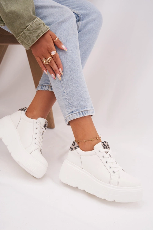 Skórzane Sneakersy Damskie Na Platformie Panterka Vinceza 89144 Białe