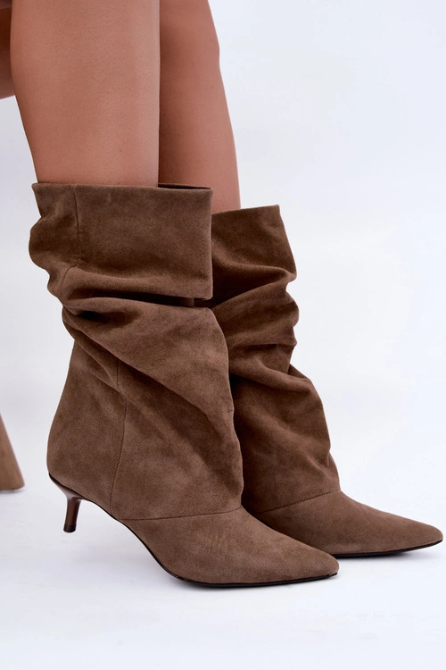 Wsuwane Botki Typu Slouchy Na Obcasie Z Naturalnego Zamszu Khaki Cindrelle